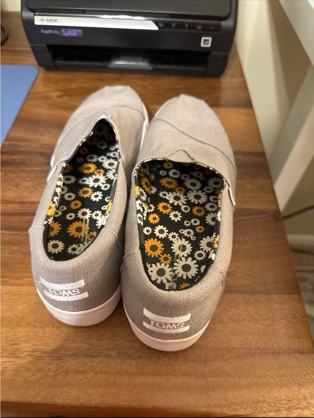 Grey Platform TOMS Sneakers— Size 9 Canvas Slip-On Shoes - Picture 3 of 4